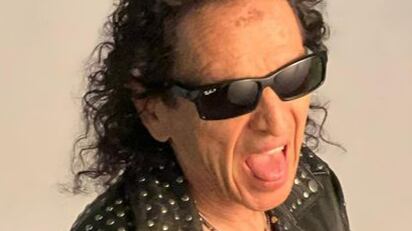 Álex Lora opinó sobre los cantantes que ingieren alcohol en el escenario