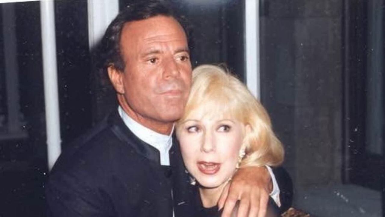 La conductora defendió al cantante español