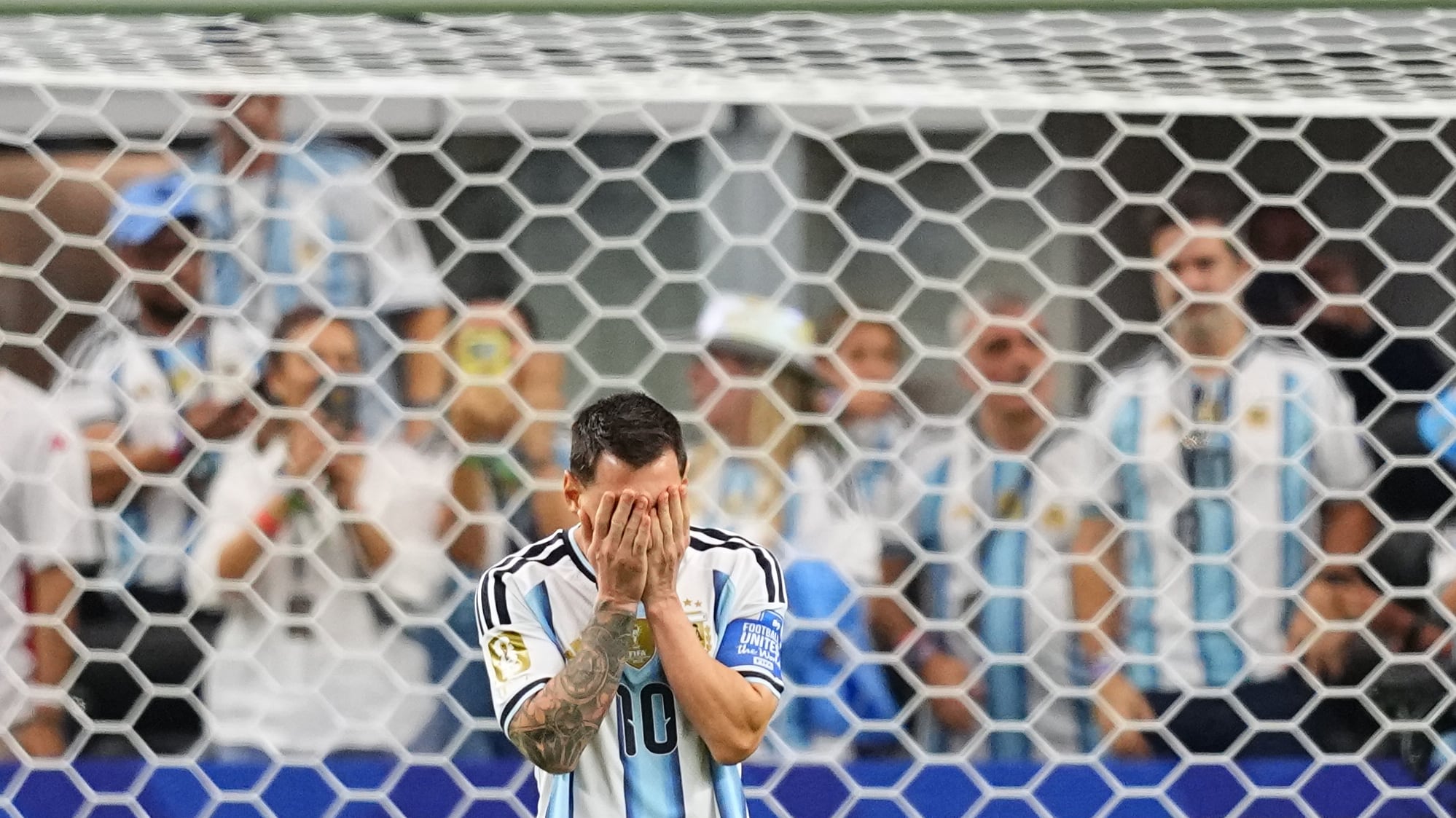 Messi falló un penal ante Austria.