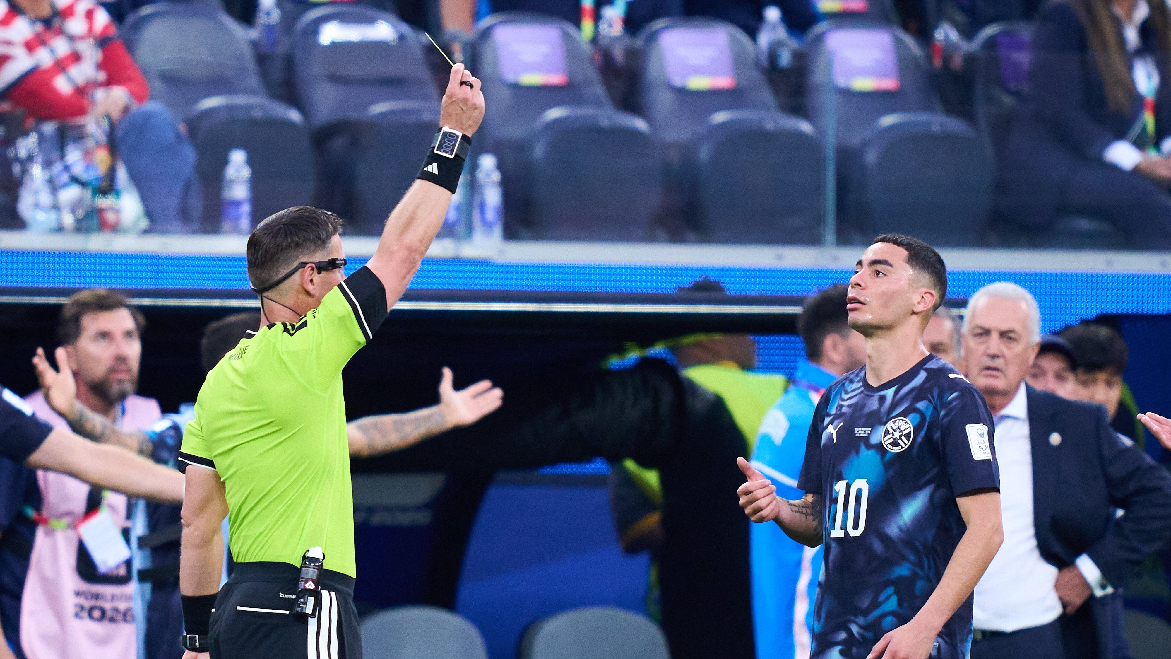 Miguel Almirón expulsado en el Mundial
