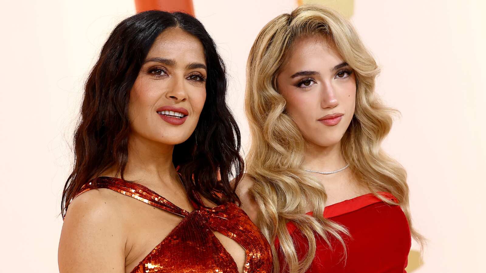 Salma Hayek y Valentina Pinault premios oscar 2023