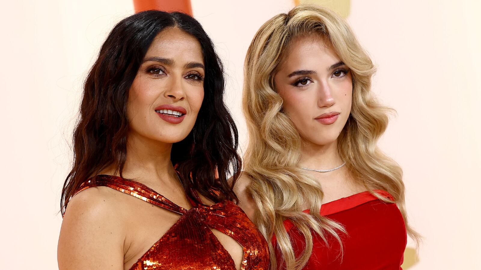 Salma Hayek y Valentina Pinault premios oscar 2023