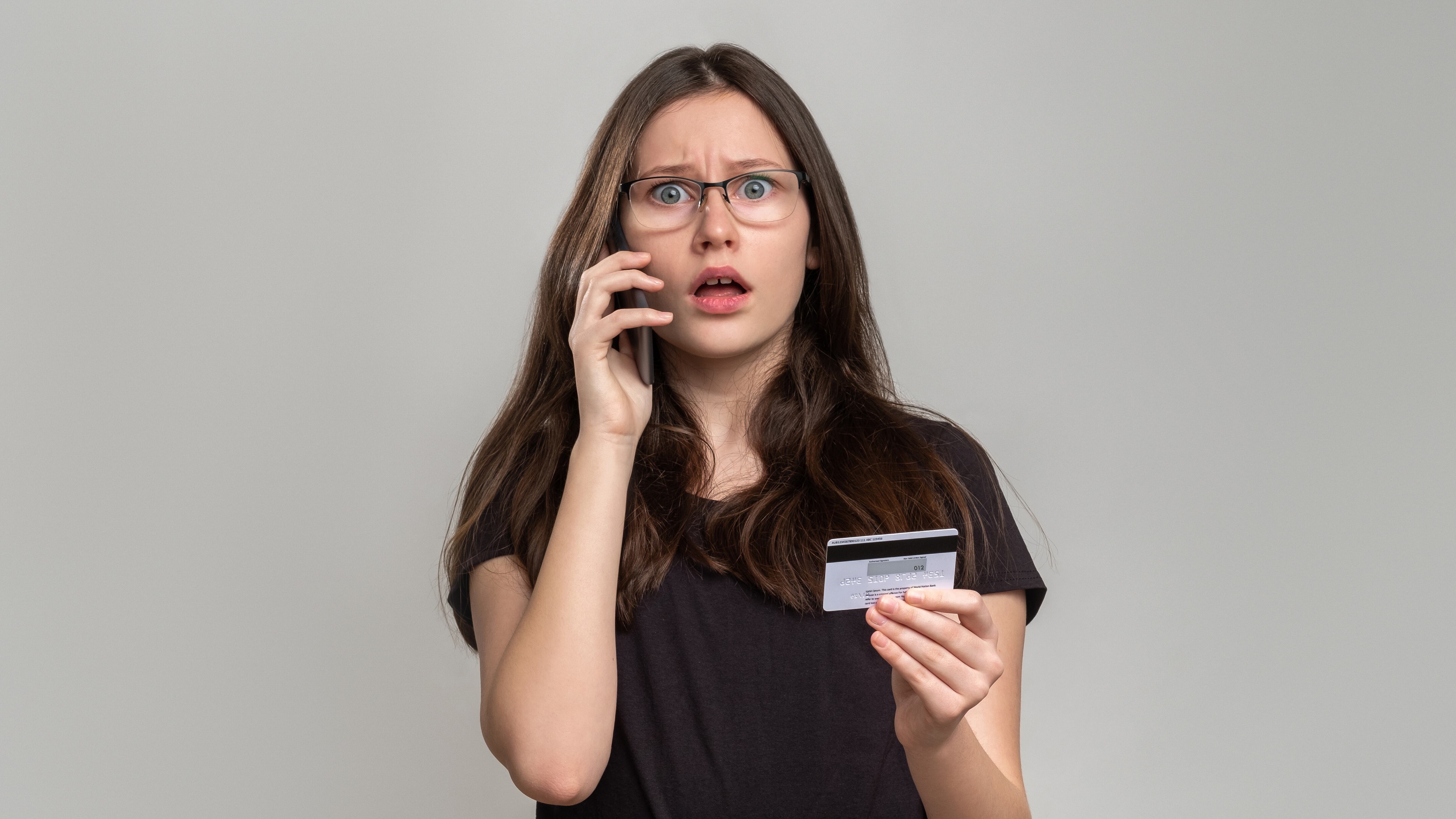 Las transferencias electrónicas, los consumos vía Internet y las compras por teléfono son los fraudes de moda, con mayor número de ataques.