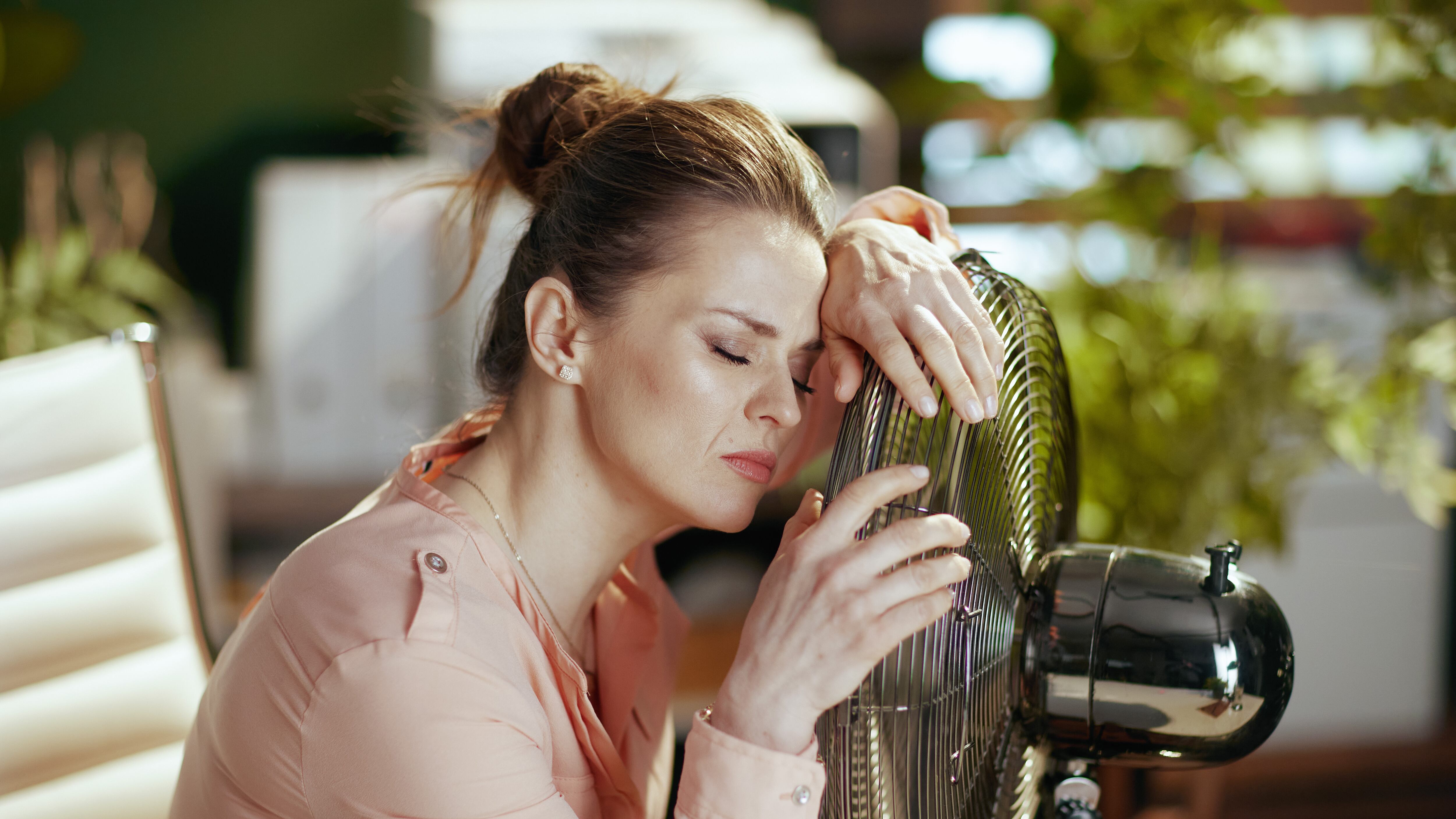 ¡Alerta! Fatiga, irritabilidad, dolor de cabeza, salpullido, nauseas, presión arterial baja y desmayos son las primeras afectaciones por la ola calor.