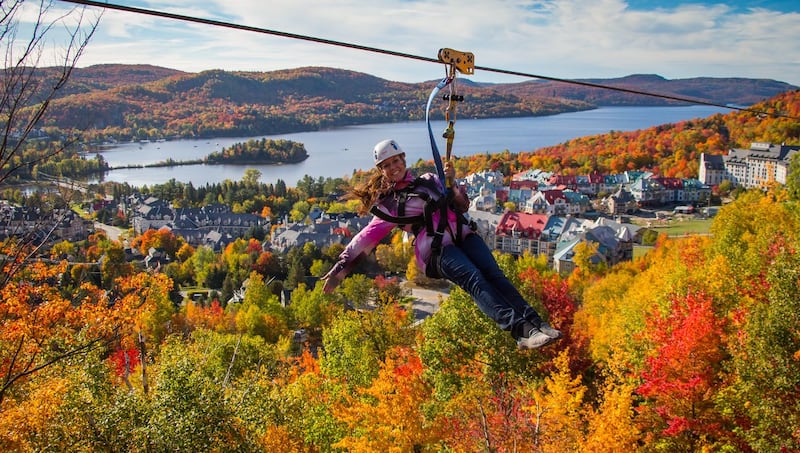 Con más de tres millones de visitantes anuales, Mont Tremblant ofrece esquí, gastronomía, festivales y paisajes de película en cada estación