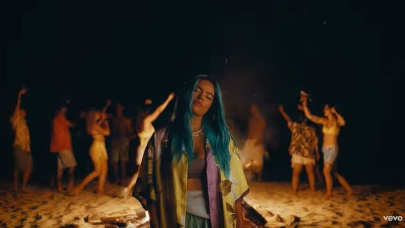 Video "200 Copas" de Karol G el nuevo éxito de la cantante