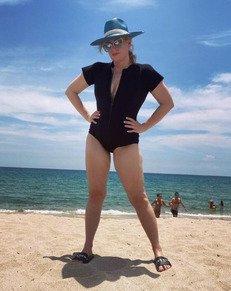 Rebel Wilson en Instagram se muestra en traje de baño desde Palm Beach