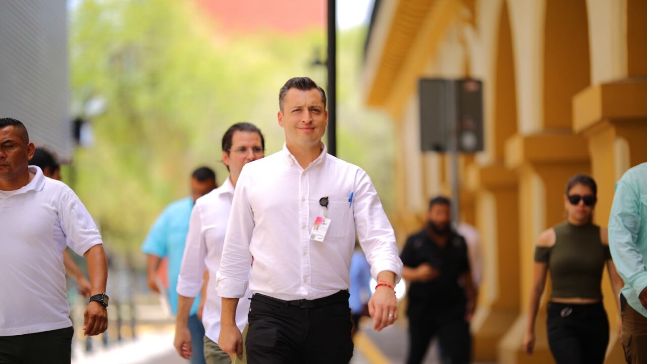 Colosio Riojas está comprometido con la transparencia y la rendición de cuentas.