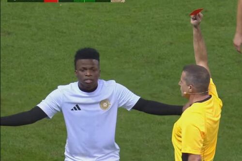 ¡Insólito! Vini juega el Partidazo de Youtuber 6 y es expulsado por fingir una falta