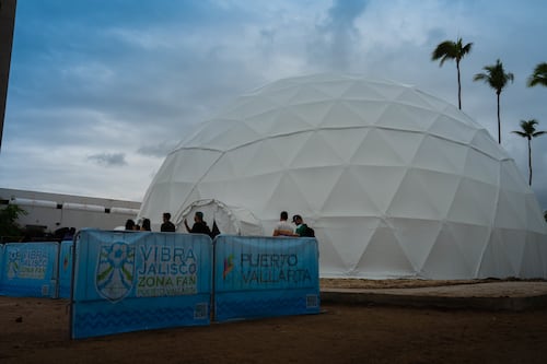 Inauguran “Vibra Jalisco Zona Fan” en Puerto Vallarta con capacidad para 10 mil personas; proyectará 50 partidos