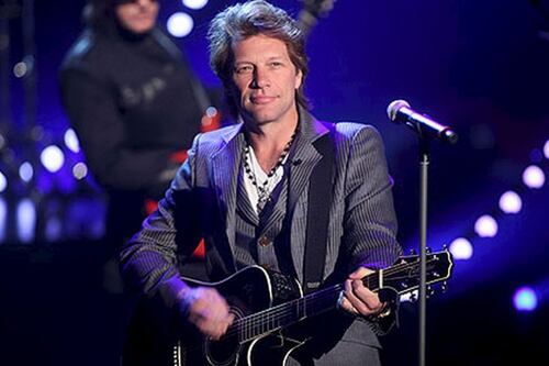 Jon Bon Jovi rompe el silencio y habla sobre el compromiso de su hijo con la actriz Millie Bobby Brown