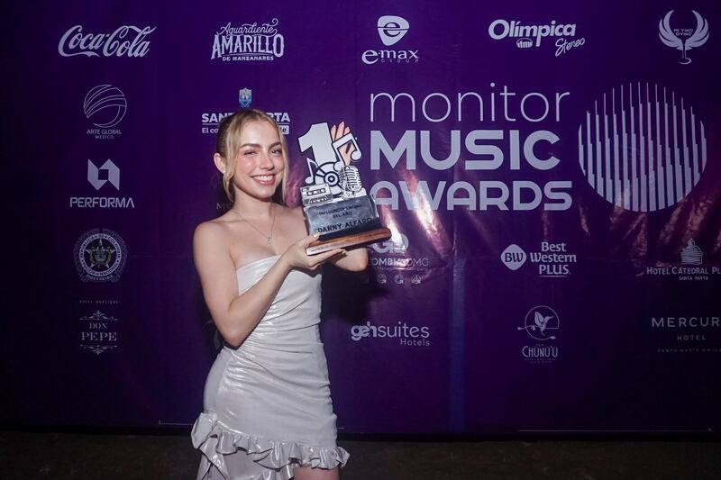 Danny Alfaro debuta con “Sugar” en los “Monitor Music Awards”