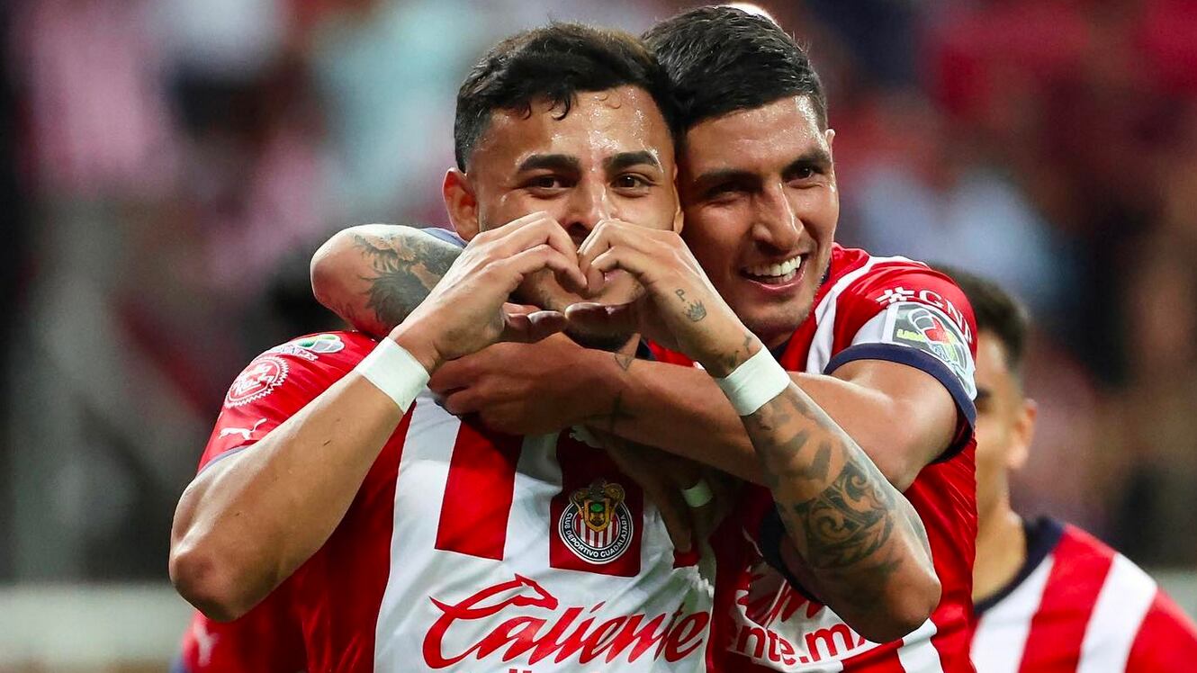 Alexis Vega y Víctor Guzmán son los máximos ídolos de Chivas en la actualidad.