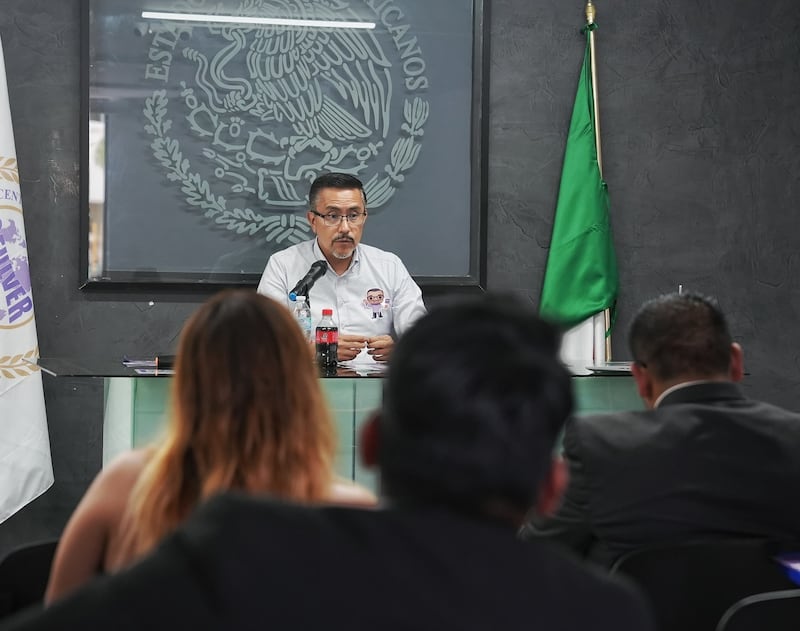Sergio Molina en su visita a Puebla