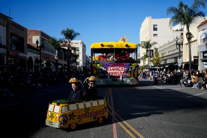 Pasadena le da la bienvenida al año nuevo con su tradicional Desfile de las Rosas.