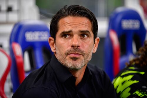 VIDEO: Afición de Chivas se lanza contra Fernando Gago en su regreso al Akron