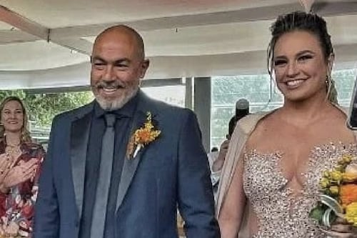 María José celebra su boda de porcelana