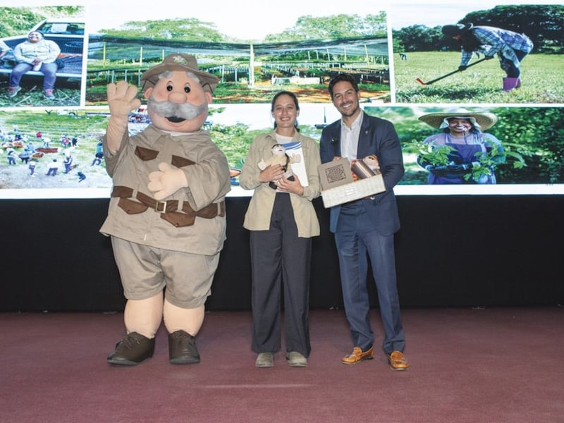 Entrega de reconocimientos en cuarto foro de SíMiPlaneta