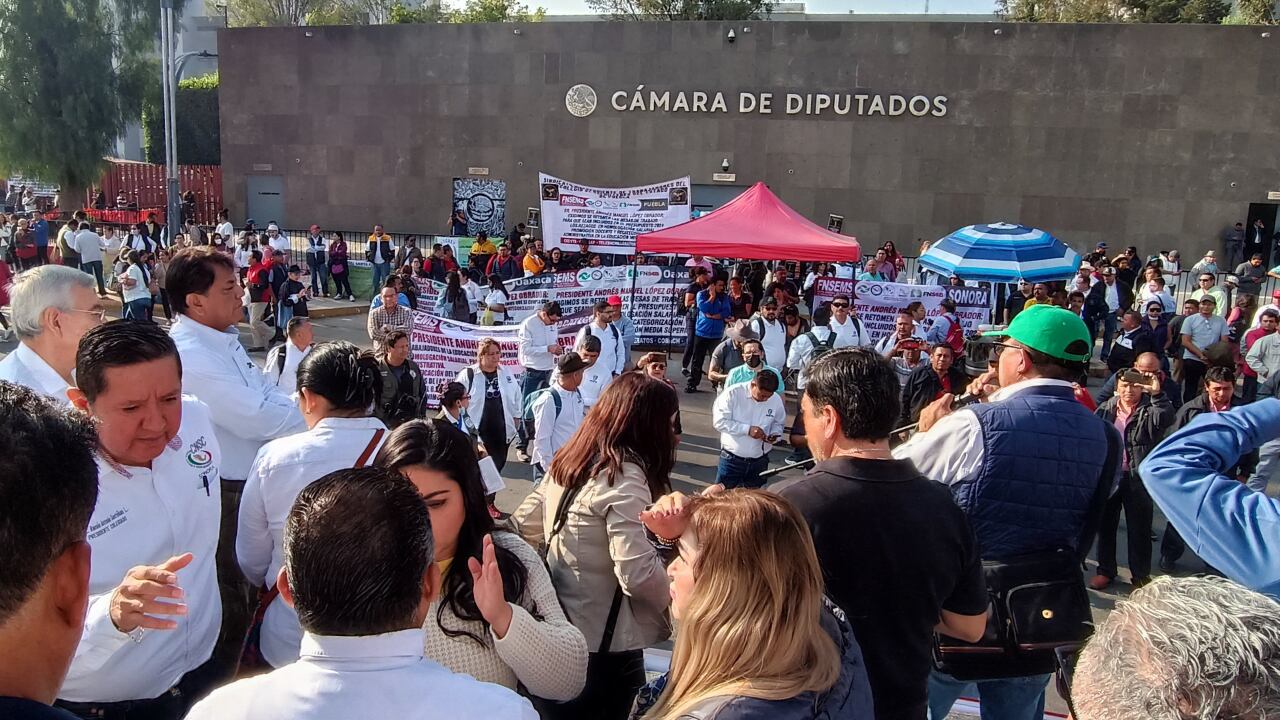 Sindicatos de Educación Media Superior amenazan con realizar paro nacional de actividades