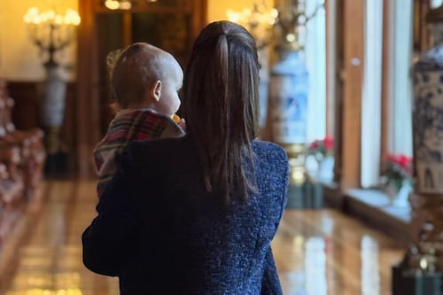 La presidenta Sheinbaum arranca el 2026 con una imagen junto a su nieto