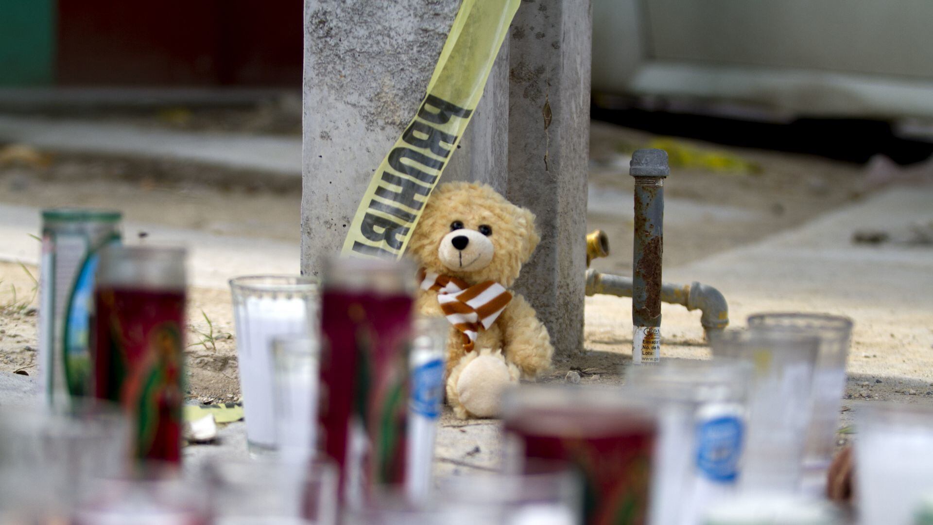 Bebé muere ahogado en una cubeta que su mamá usaba para limpiar en Monterrey