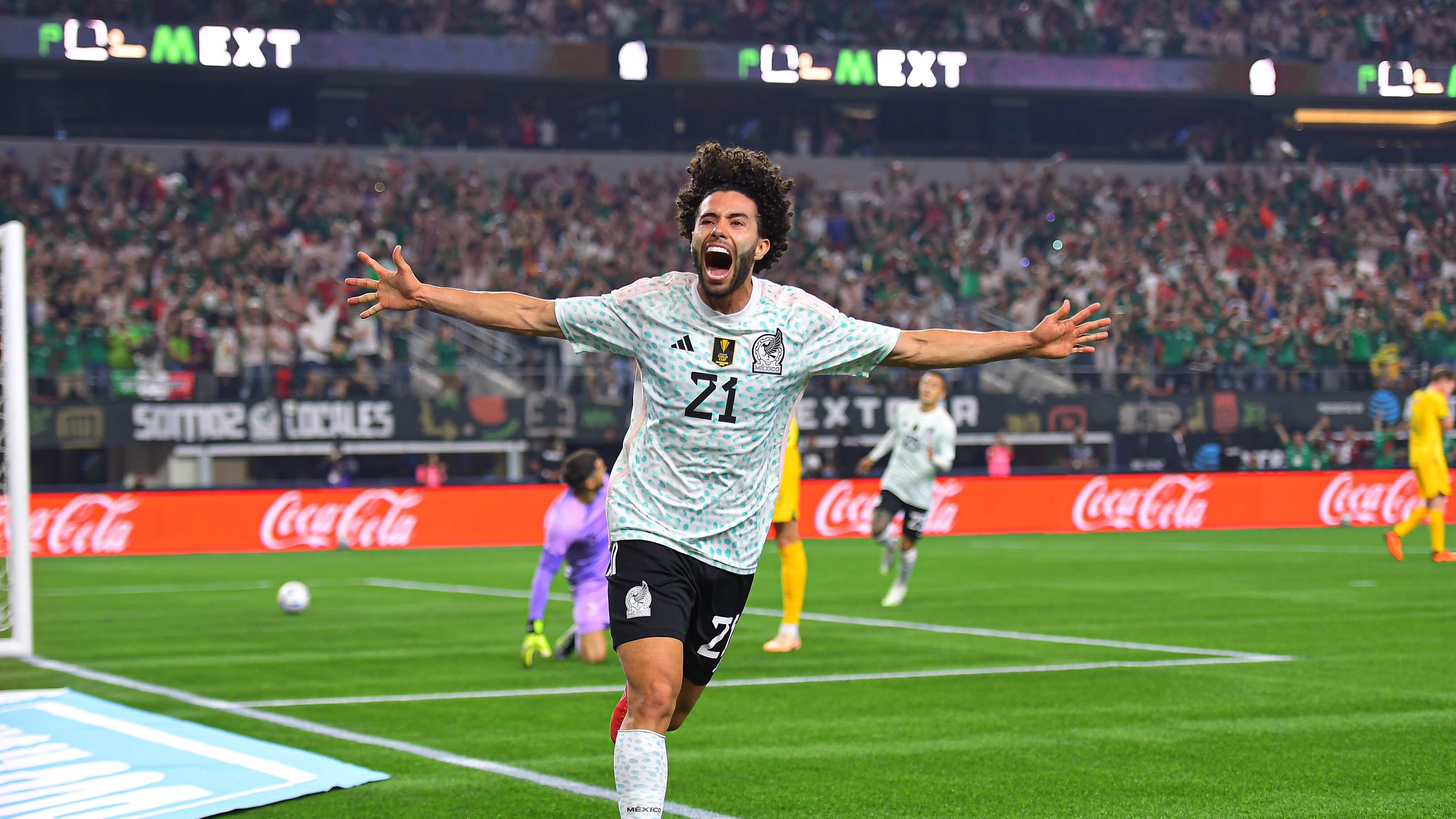 César huerta le dio el empate al Tri.