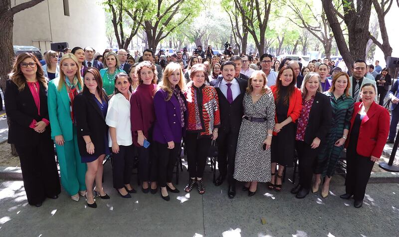 A la presentación de la Procuraduría asistieron todas las mujeres integrantes del Gabinete estatal.