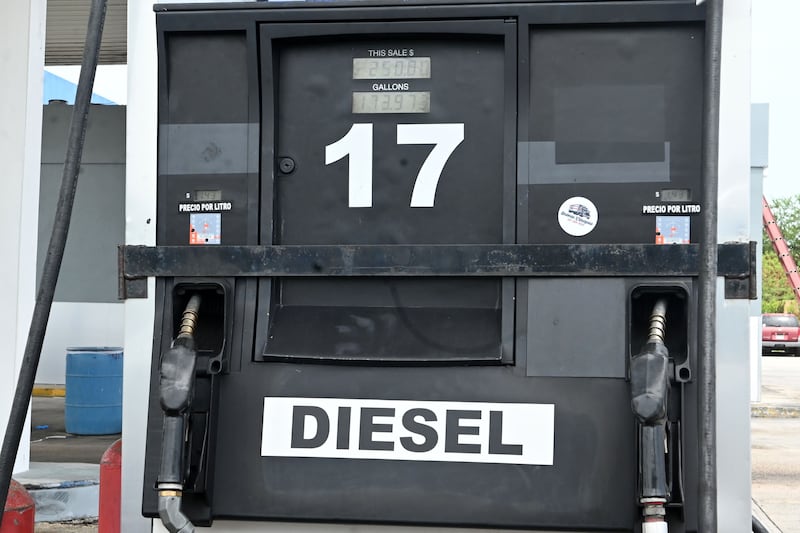 Altos precios de gasolina.