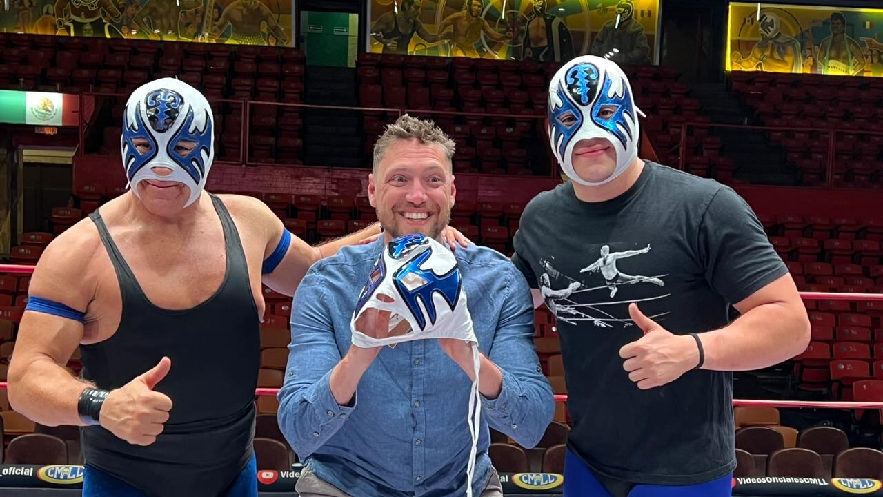 Hunter Pence de los Gigantes de San Francisco junto a los gladiadores I CMLL (Cortesía)