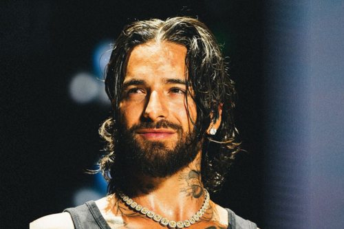 Maluma escucha su música en un gimnasio y protagoniza divertido momento