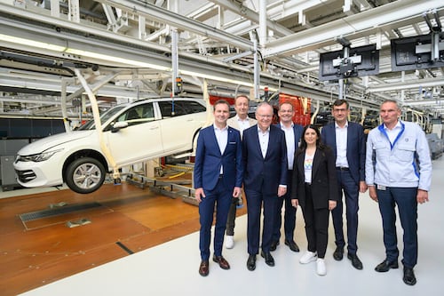 Celebran 50 años de producción del Golf en Wolfsburg