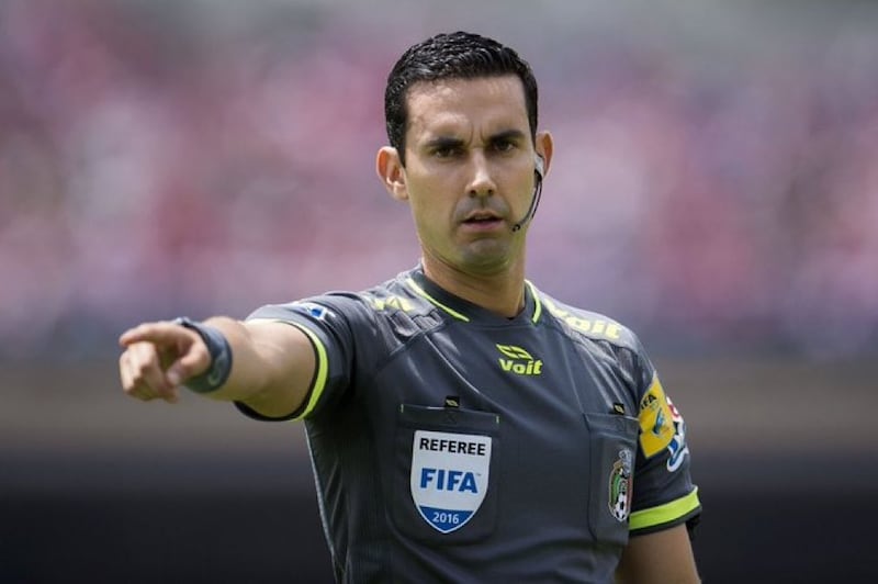 El árbitro mexicano pitó en la liga de Arabia Saudita.