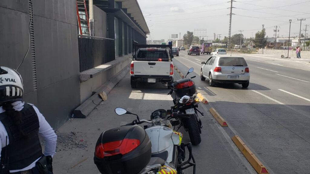 La multa a quienes invaden el carril confinado puede ascender a los 19 mil pesos según las circunstancias.