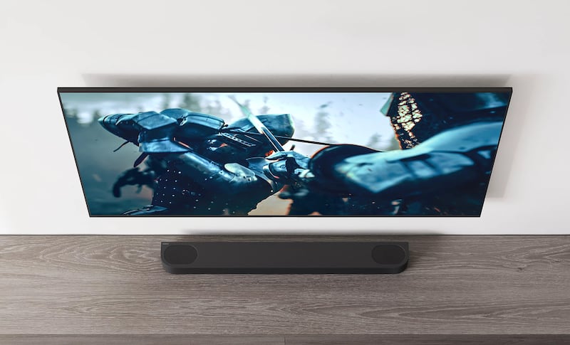 Imagen envolvente, sonido que se expande y una experiencia pensada para disfrutarse sin complicaciones, como si la función empezara en casa