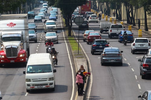 Hoy No Circula lunes 24 de noviembre de 2025: qué autos no pueden circular en CDMX y Edomex