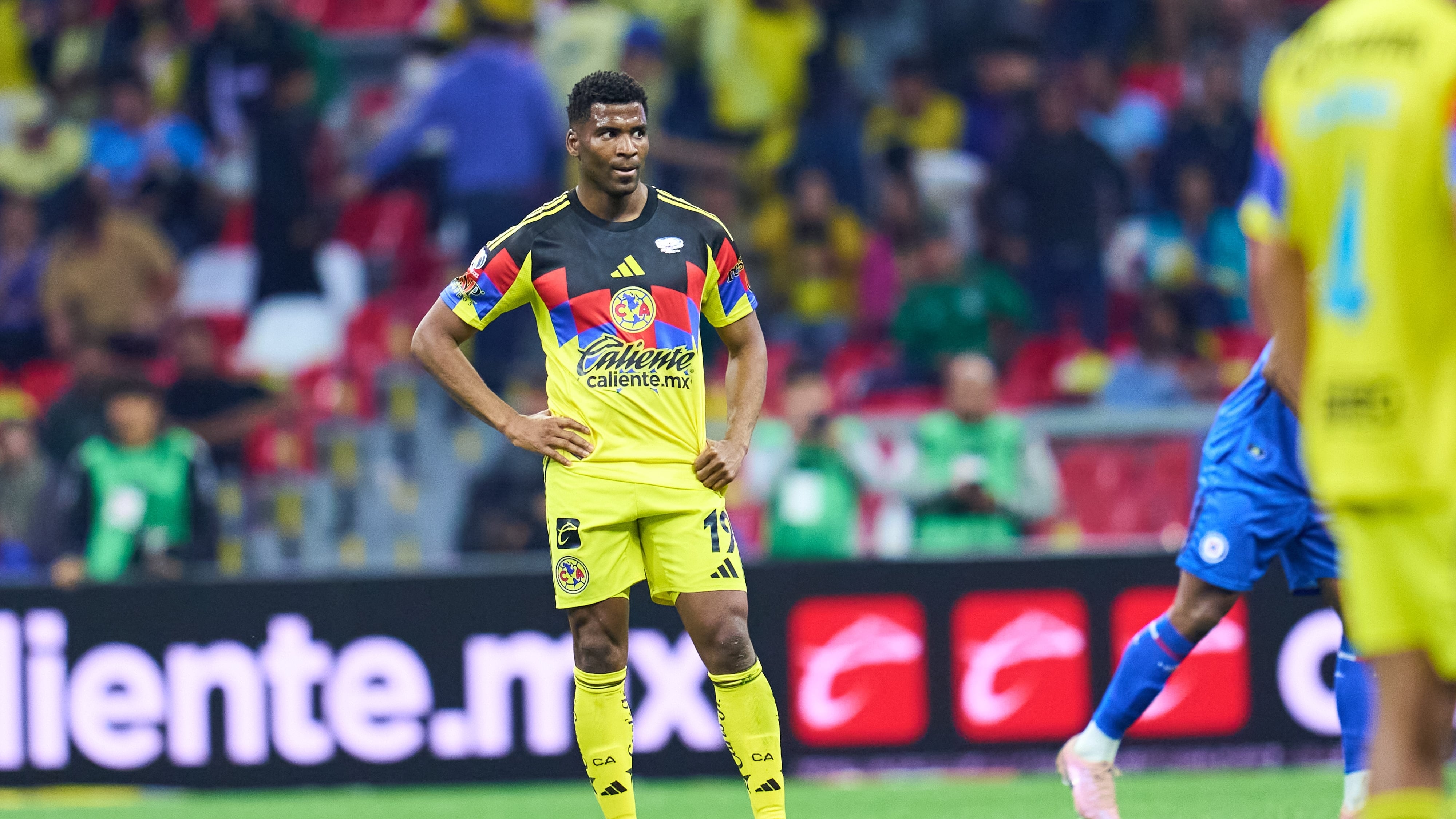 Pantera Zúñiga falló una jugada clara de gol.