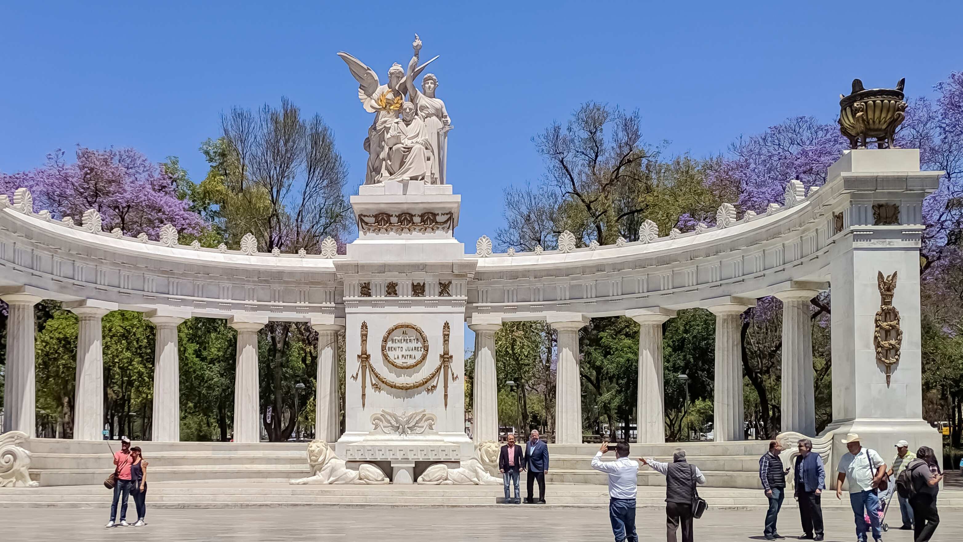 Hemiciclo a Benito Juárez