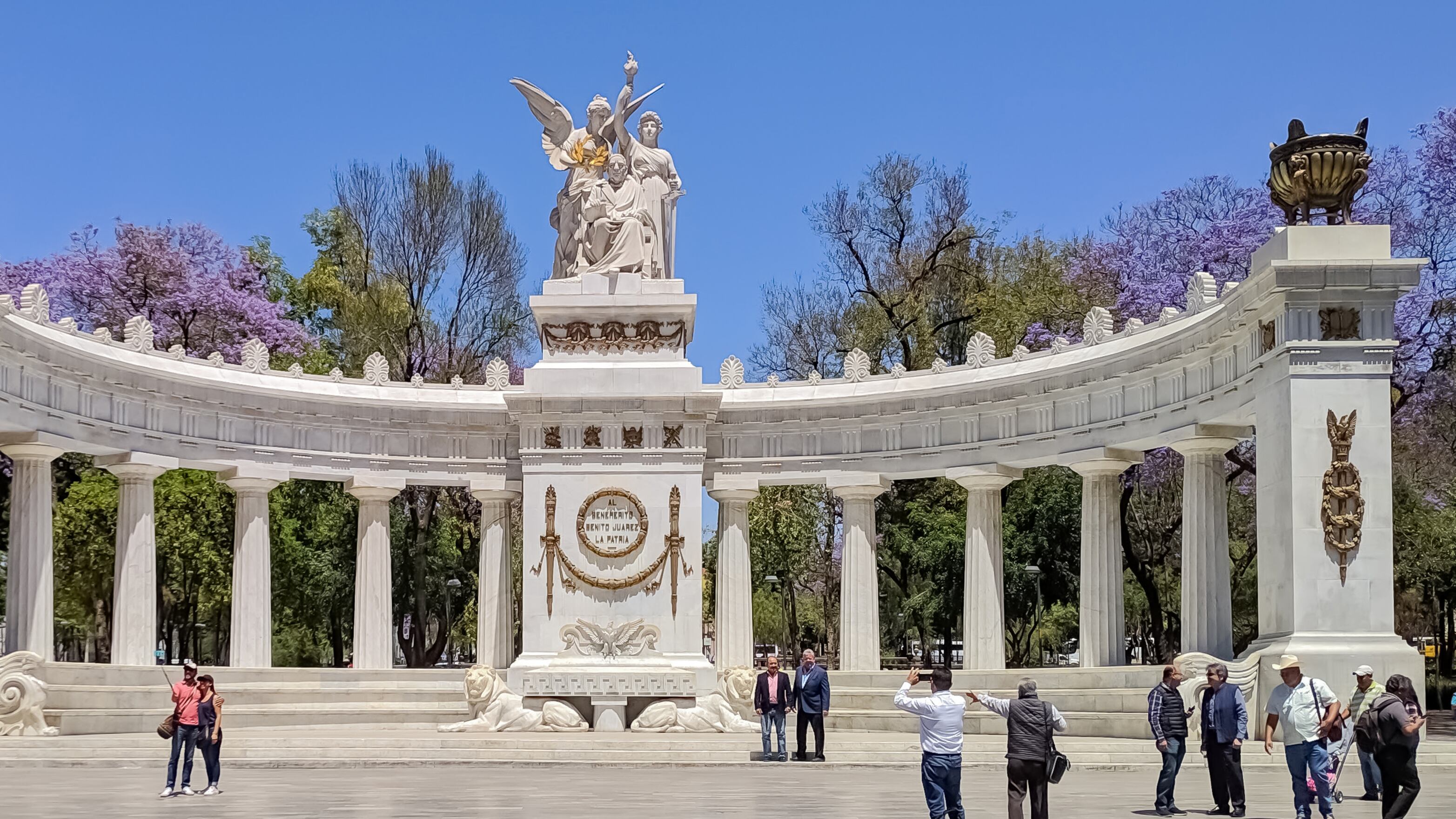 Hemiciclo a Benito Juárez