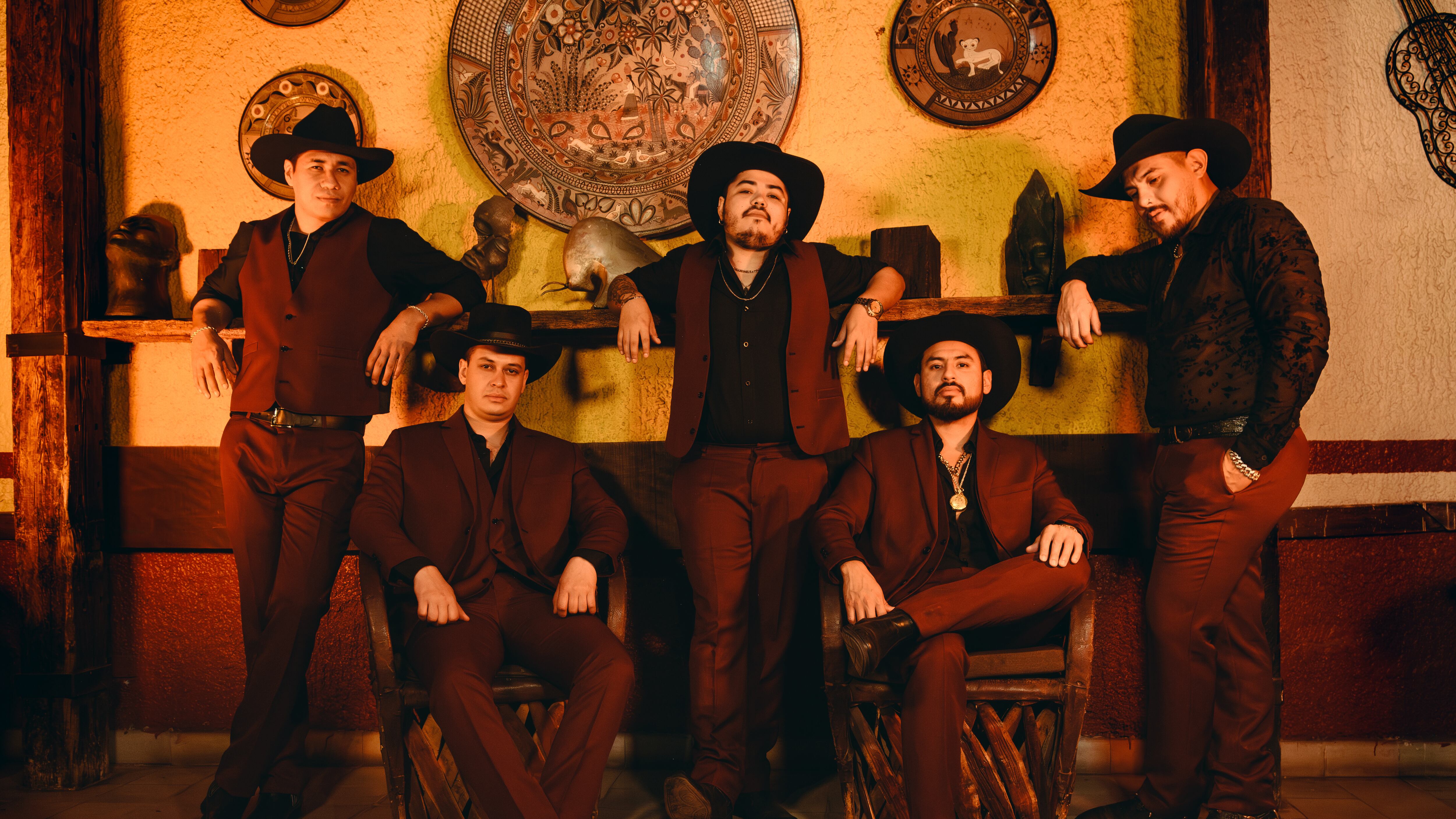 La banda está conformada por Adrián González (Guitarra), Carlos Villafuentes (Bajo), Ian CVC (Guitarra), Héctor González (Batería) y Jonathan Márques (Voz).