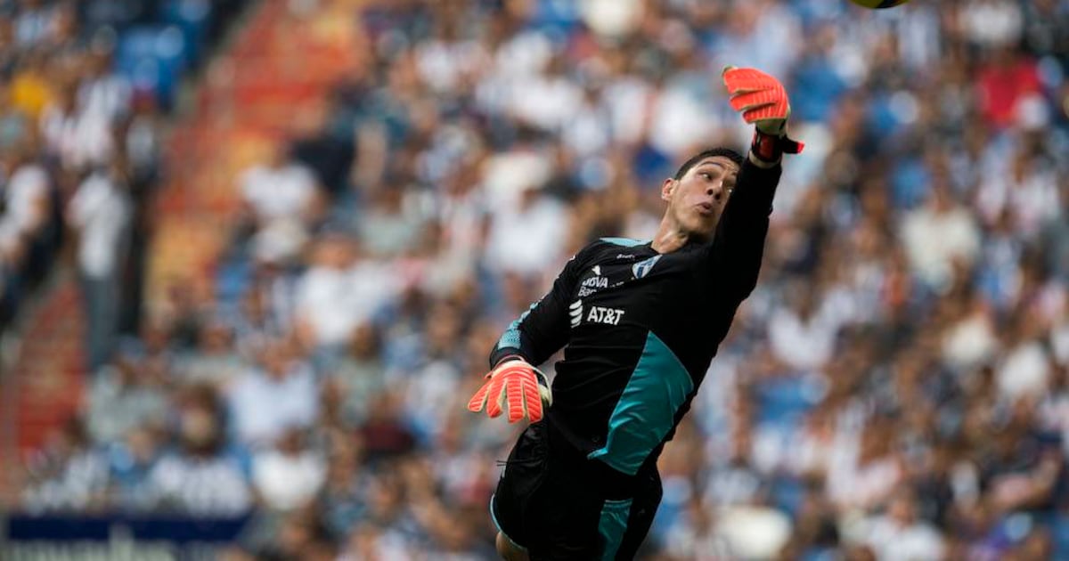 Hugo González suena para Chivas o Necaxa