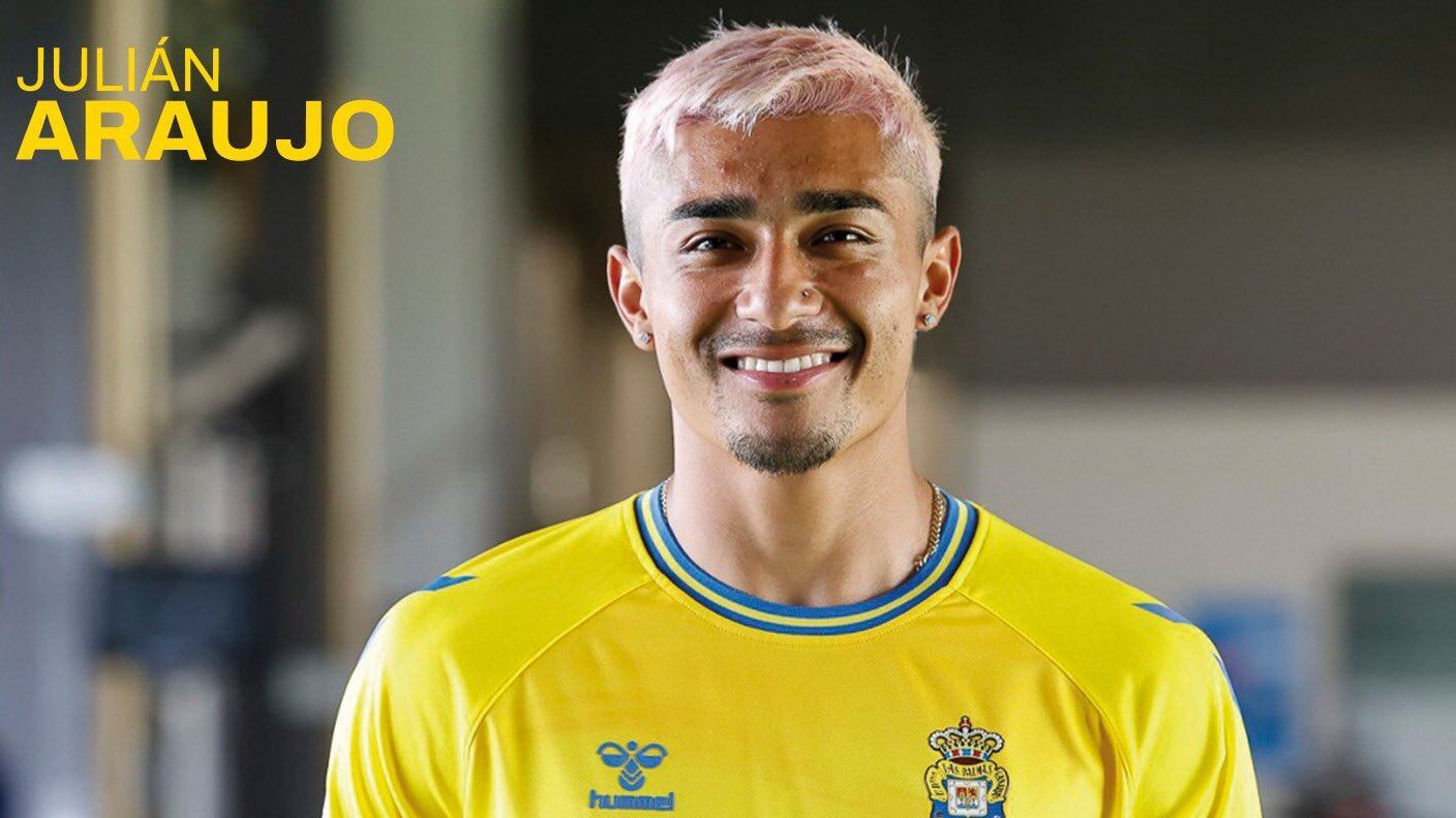 Julián Araujo