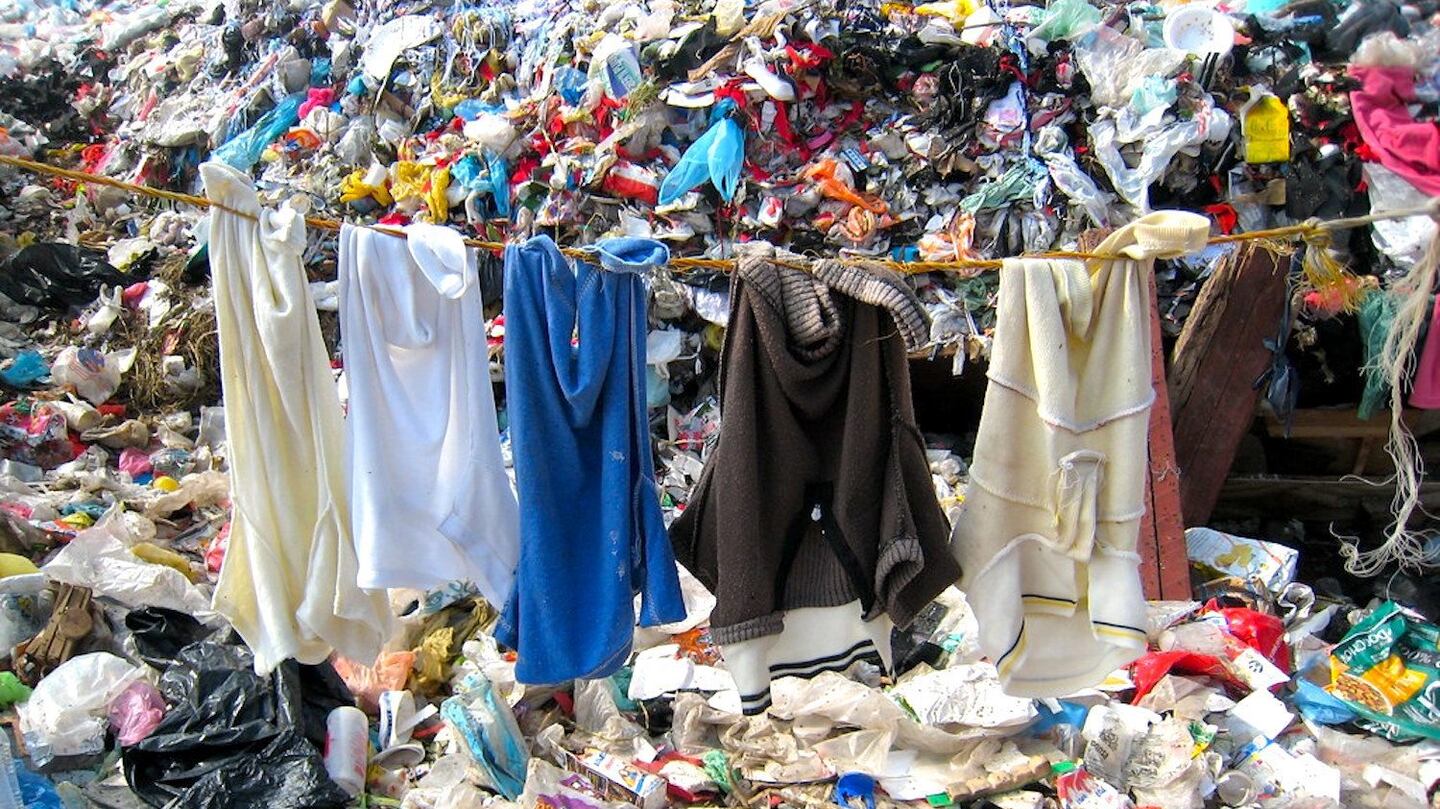 Generación Z impulsa moda vintage para combatir la contaminación textil ...