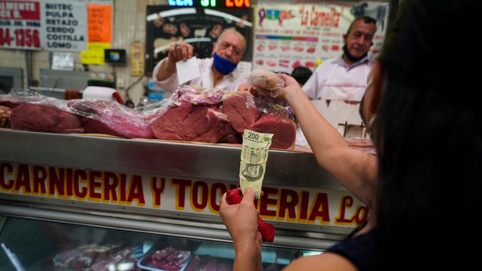 “Ya se acabaron los tiempos de hacer el mandado con 100 pesos”; hasta un pollo rostizado cuesta 130 pesos y se necesitan dos para comer , advierten consumidores.