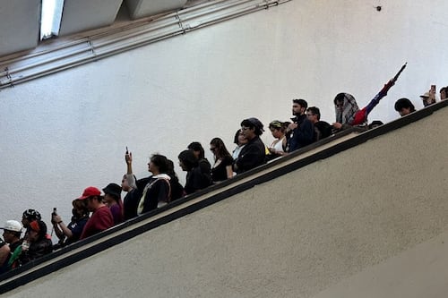 Caen 11 personas en escaleras eléctricas de la Línea 3 del Metro de la CDMX