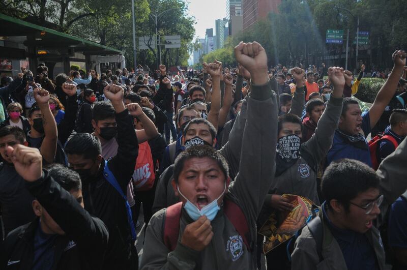 Marcha por los 8 años de Ayotzinapa