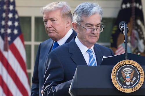 Jerome Powell se despide de la Reserva Federal reivindicando su independencia de Trump