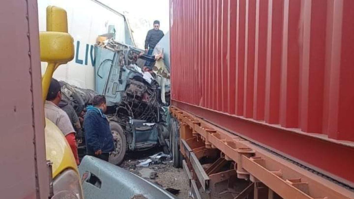 Accidente en autopista México-Querétaro.