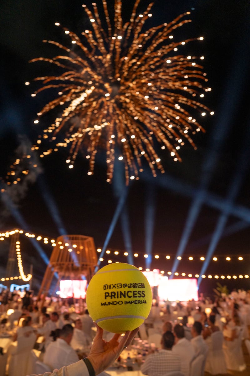 Elegancia y tradición en la Fiesta de Blanco que inaugura el prestigioso Abierto Mexicano de Tenis