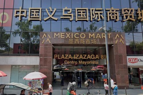 ¿Regresan las actividades comerciales? Retiran sellos de clausura de Plaza Izazaga 89