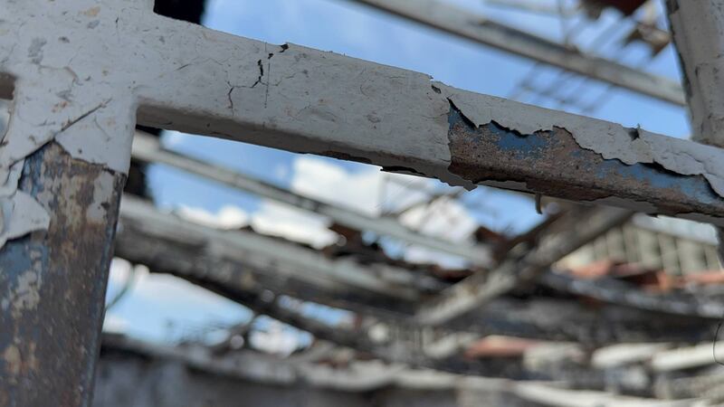 Así quedaron las áreas bombardeadas con misiles de EU dentro del complejo militar y zonas civiles en Venezuela.